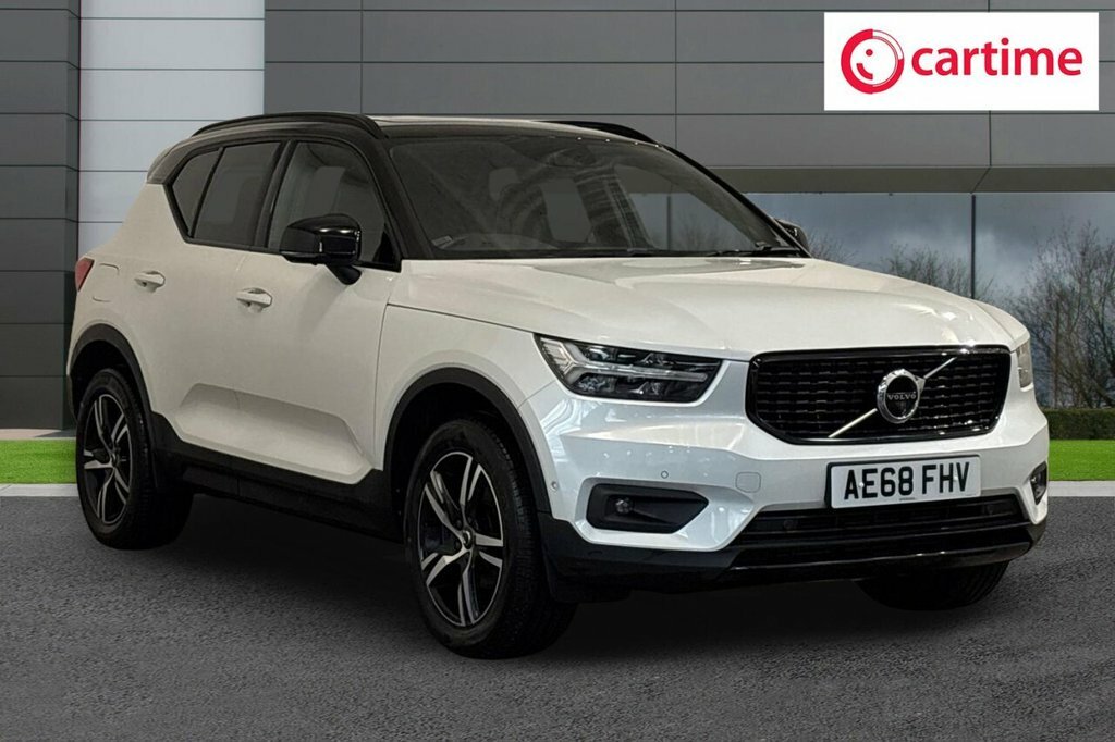 Volvo XC40 1.5L R-design White