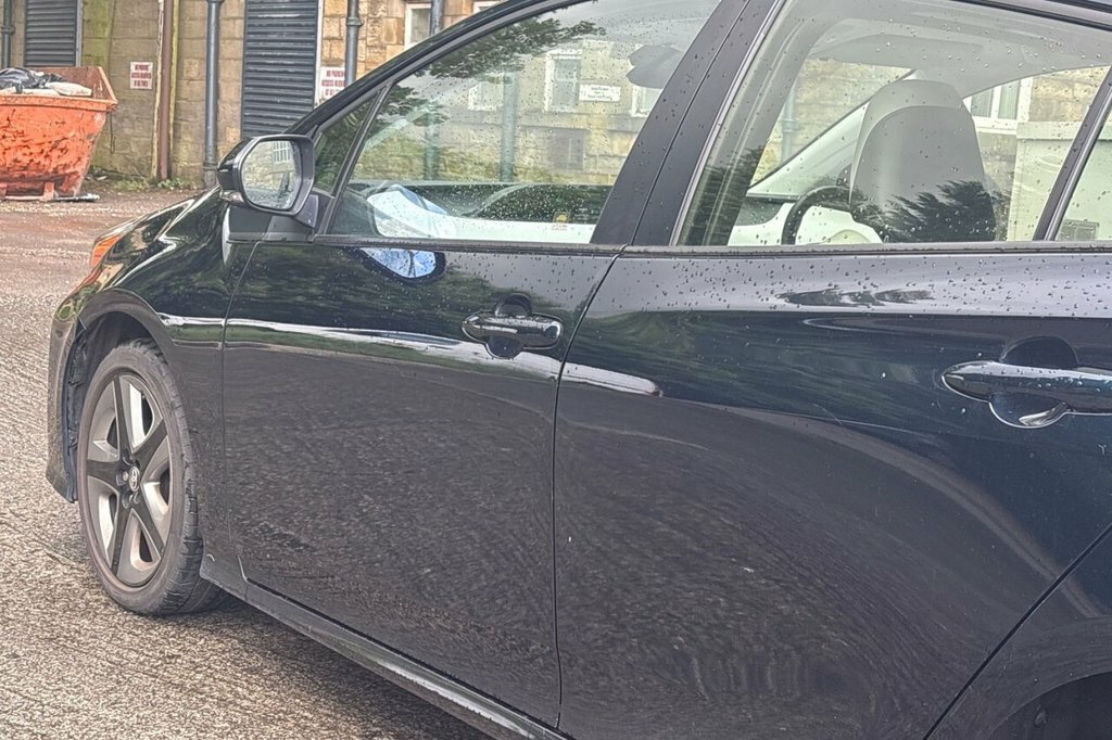 Toyota Prius Hatchback Grey #21