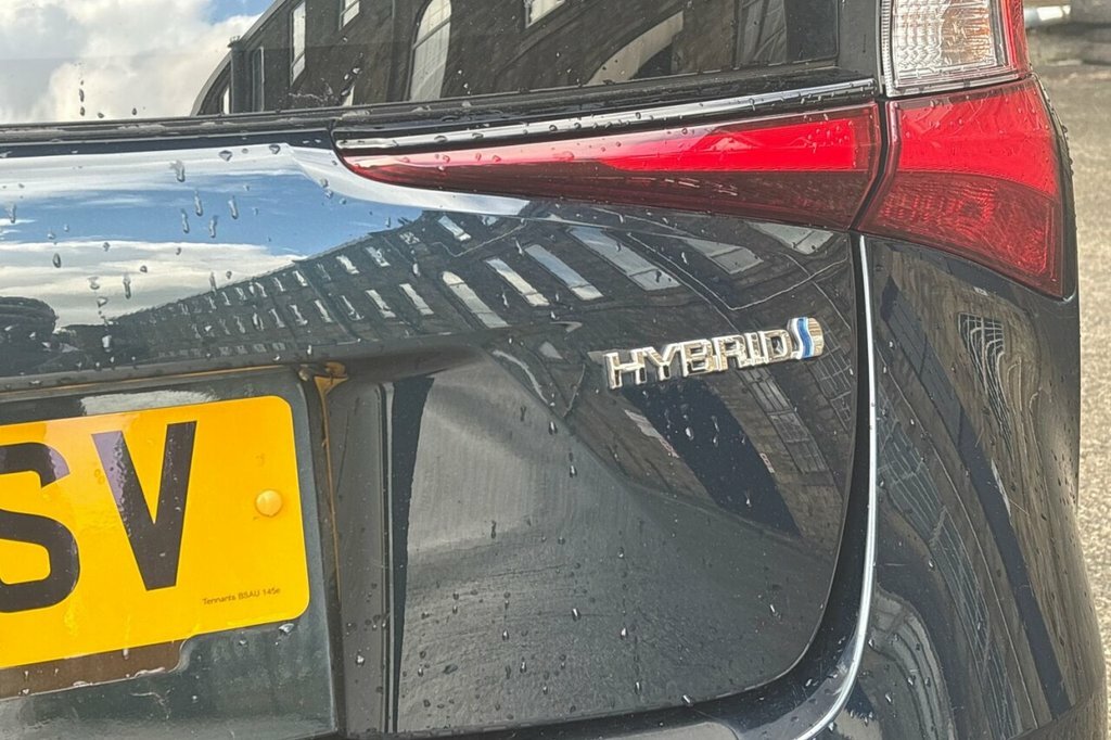 Toyota Prius Hatchback Grey #28