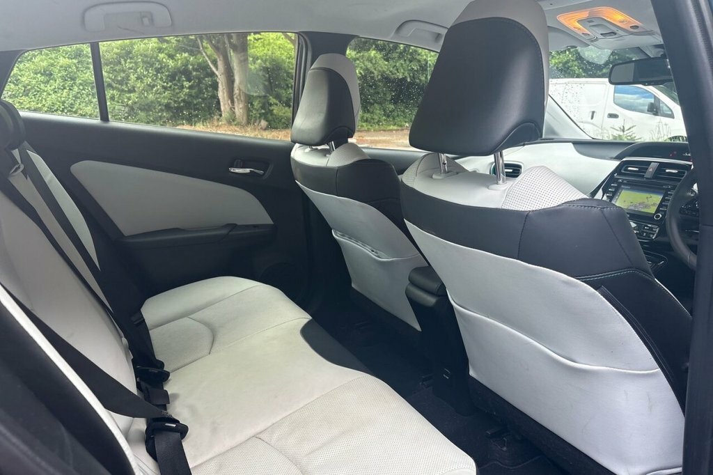 Toyota Prius Hatchback Grey #19