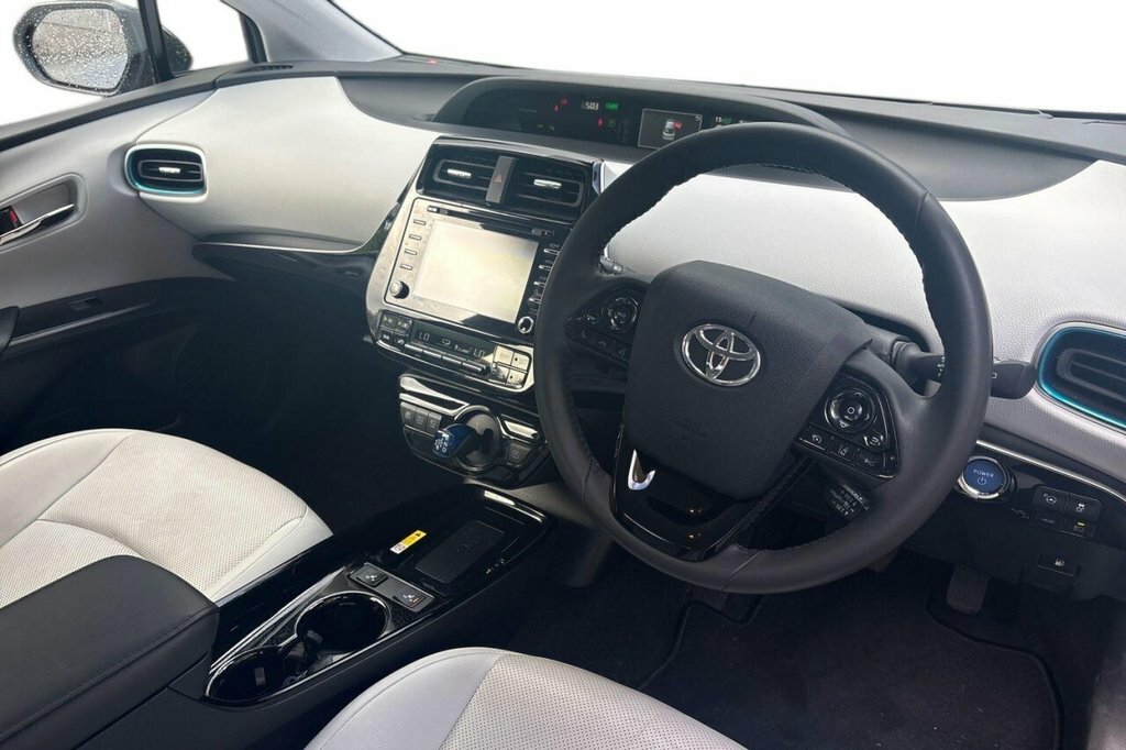 Toyota Prius Hatchback Grey #7