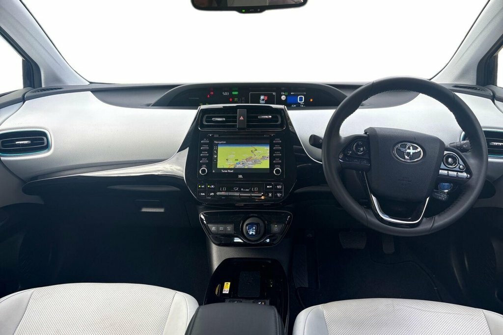 Toyota Prius Hatchback Grey #10