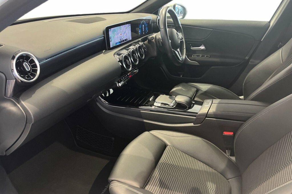 Mercedes-Benz A Class 1.3L Sport KW68FRZ White #5