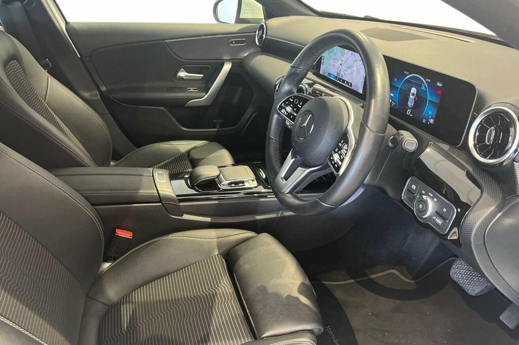 Mercedes-Benz A Class 1.3L Sport KW68FRZ White #3
