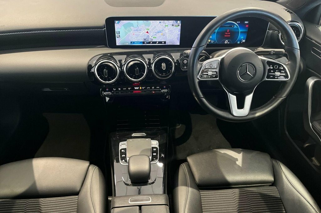 Mercedes-Benz A Class 1.3L Sport KW68FRZ White #6