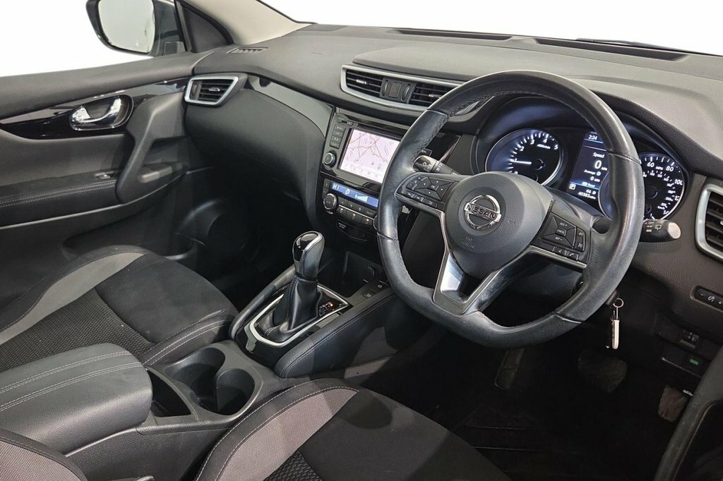 Nissan Qashqai 1.3L Acenta Premium YL70GZF White #6