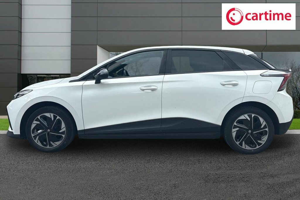 MG MG4 Hatchback FV72PHN White #3