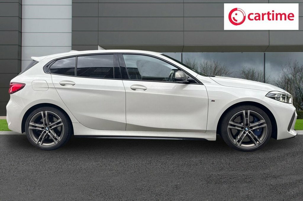 BMW 1 Series Hatchback HK22EXB White #2