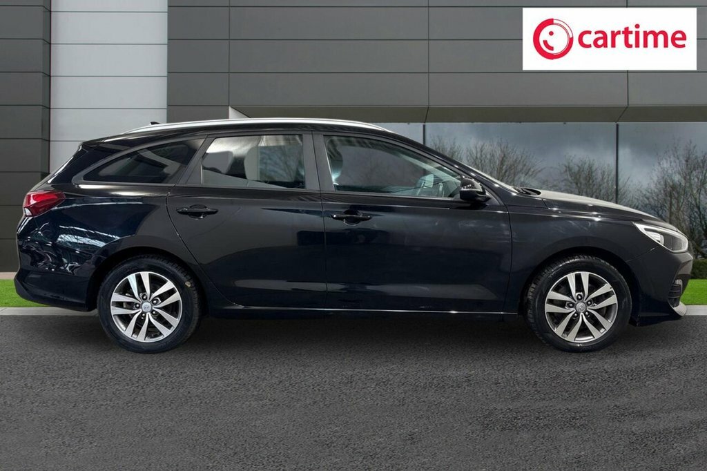 Hyundai I30 1L Se Nav MJ69GGX Black #2