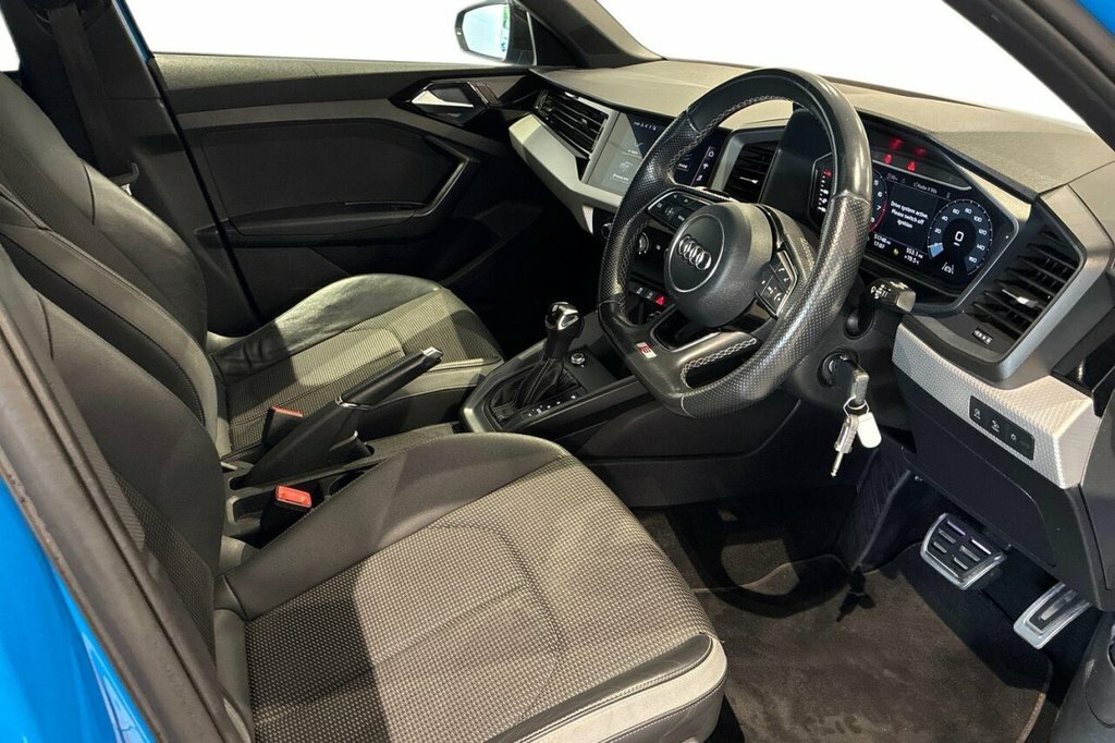 Audi A1 1L Black Edition YK22ZDM Blue #6
