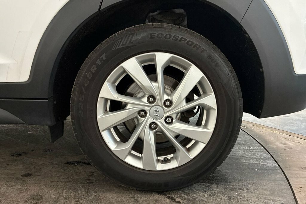 Hyundai Tucson Suv White #11