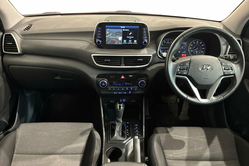 Hyundai Tucson Suv White #10