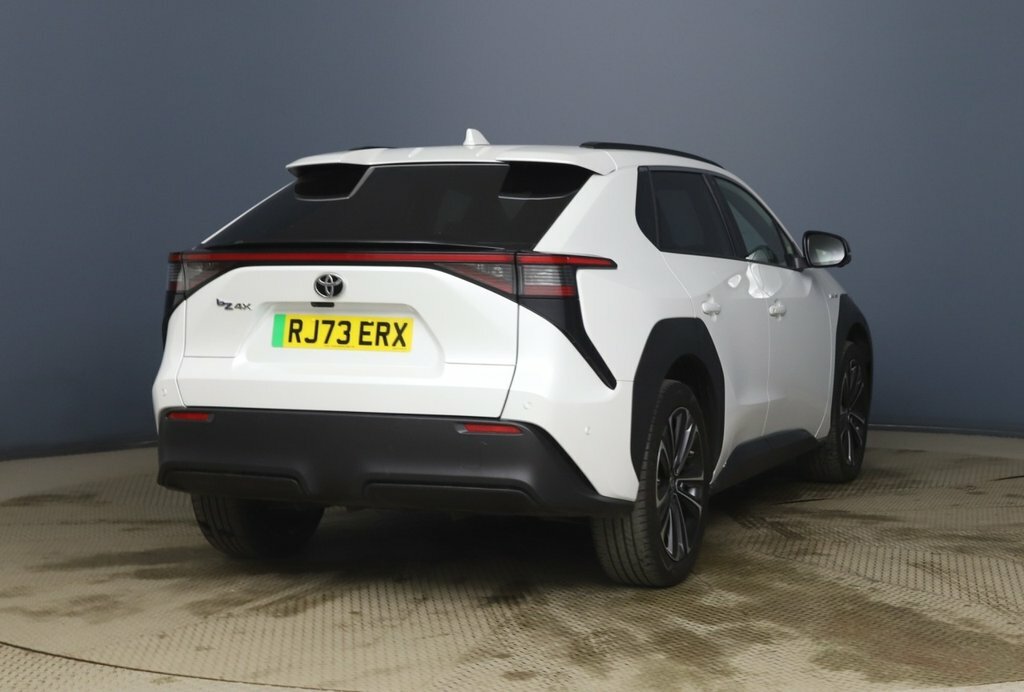 Toyota bZ4X Suv White #4