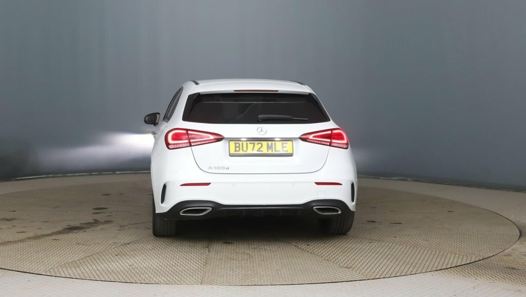 Mercedes-Benz A Class 2L Amg Line Night Edition White #6