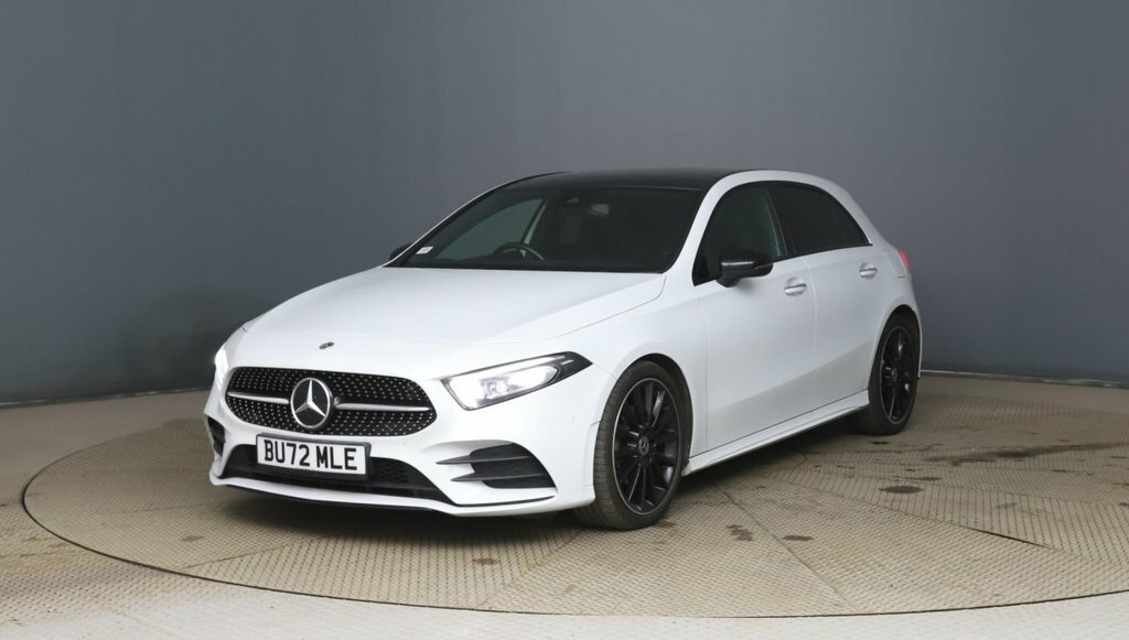 Mercedes-Benz A Class 2L Amg Line Night Edition White #2