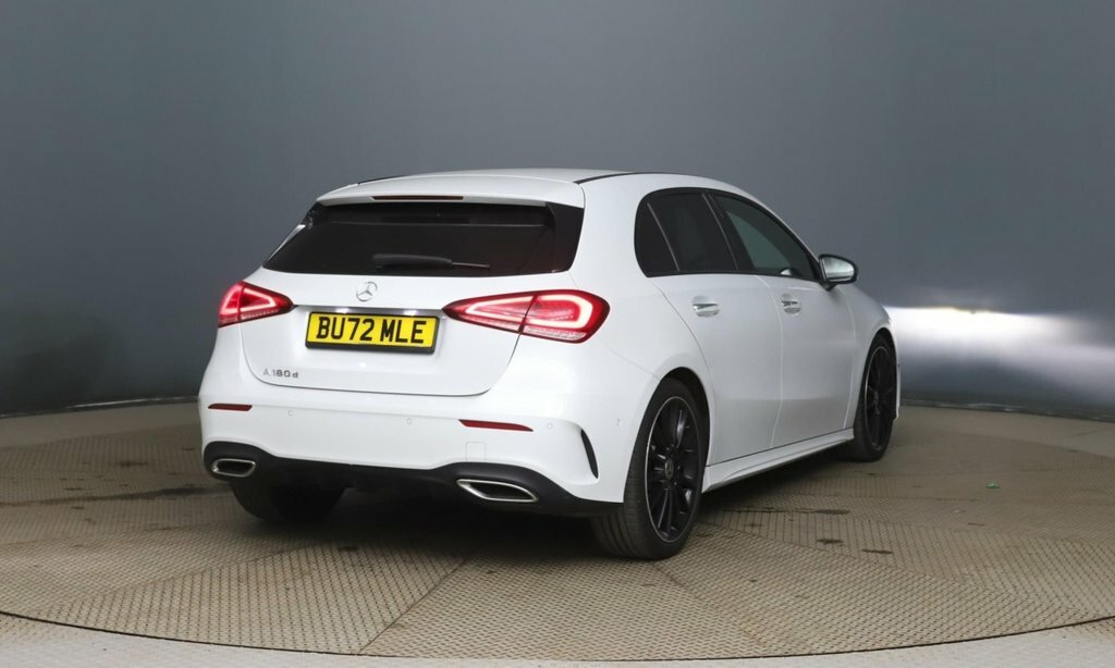 Mercedes-Benz A Class 2L Amg Line Night Edition White #4
