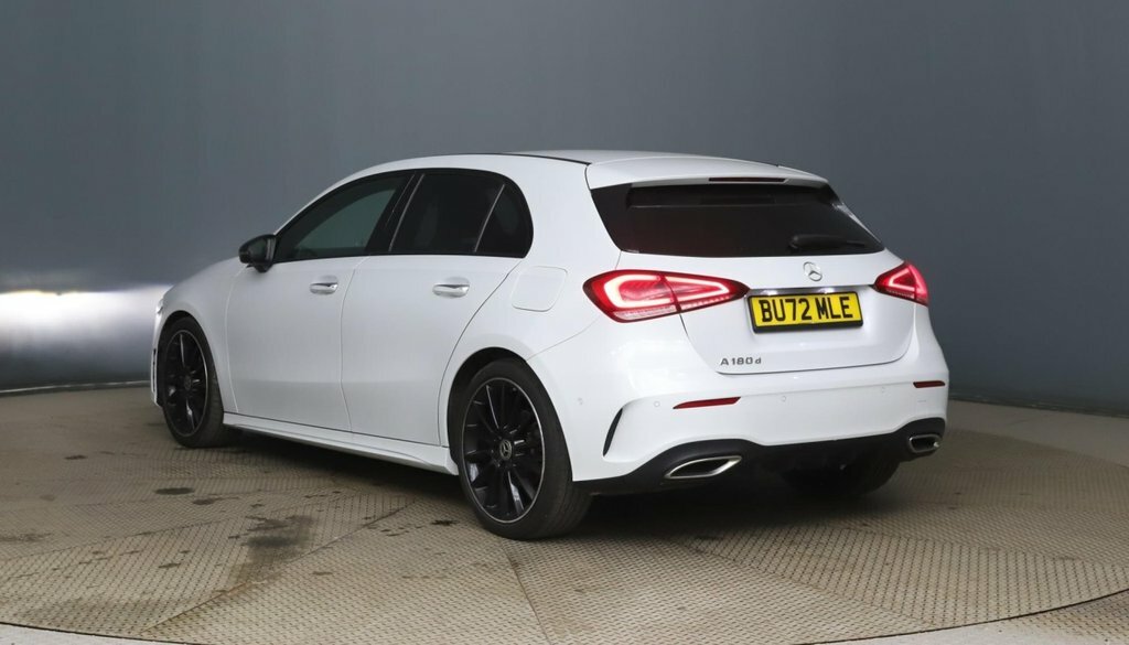 Mercedes-Benz A Class 2L Amg Line Night Edition White #5