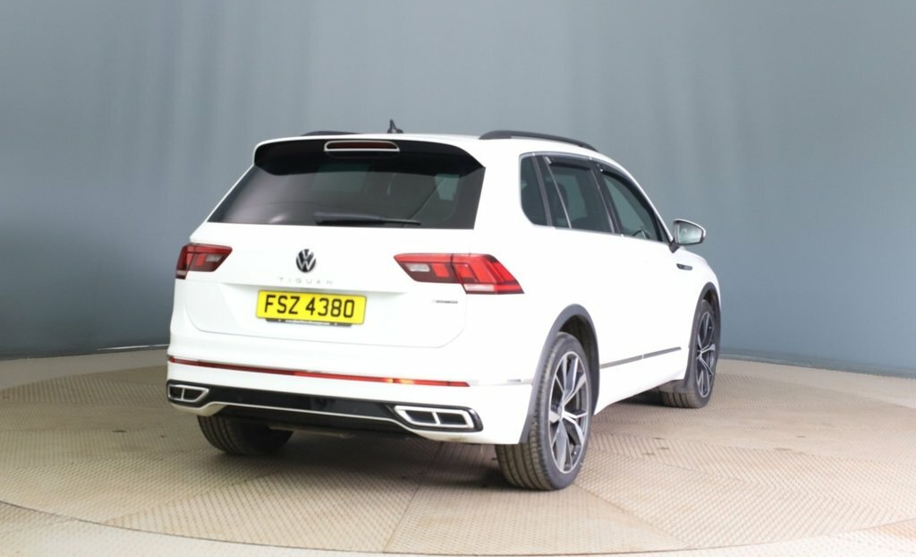 Volkswagen Tiguan 2L R-line White #4