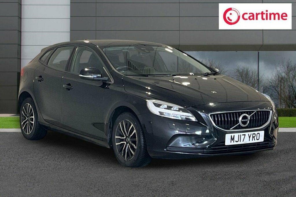 Volvo V40 2L Momentum Nav Plus Black