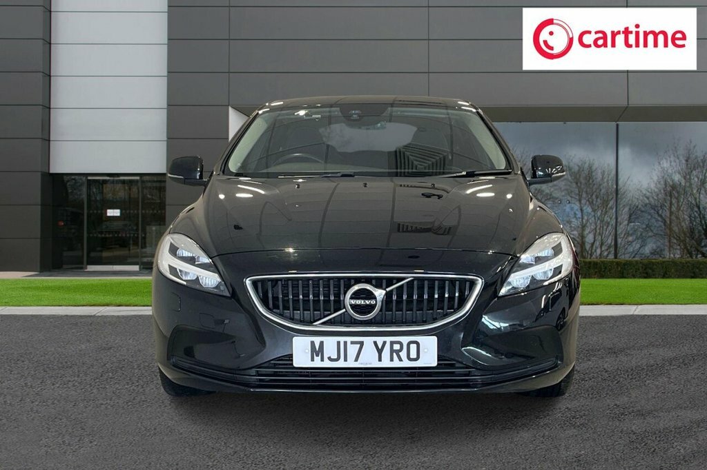 Volvo V40 2L Momentum Nav Plus Black #4