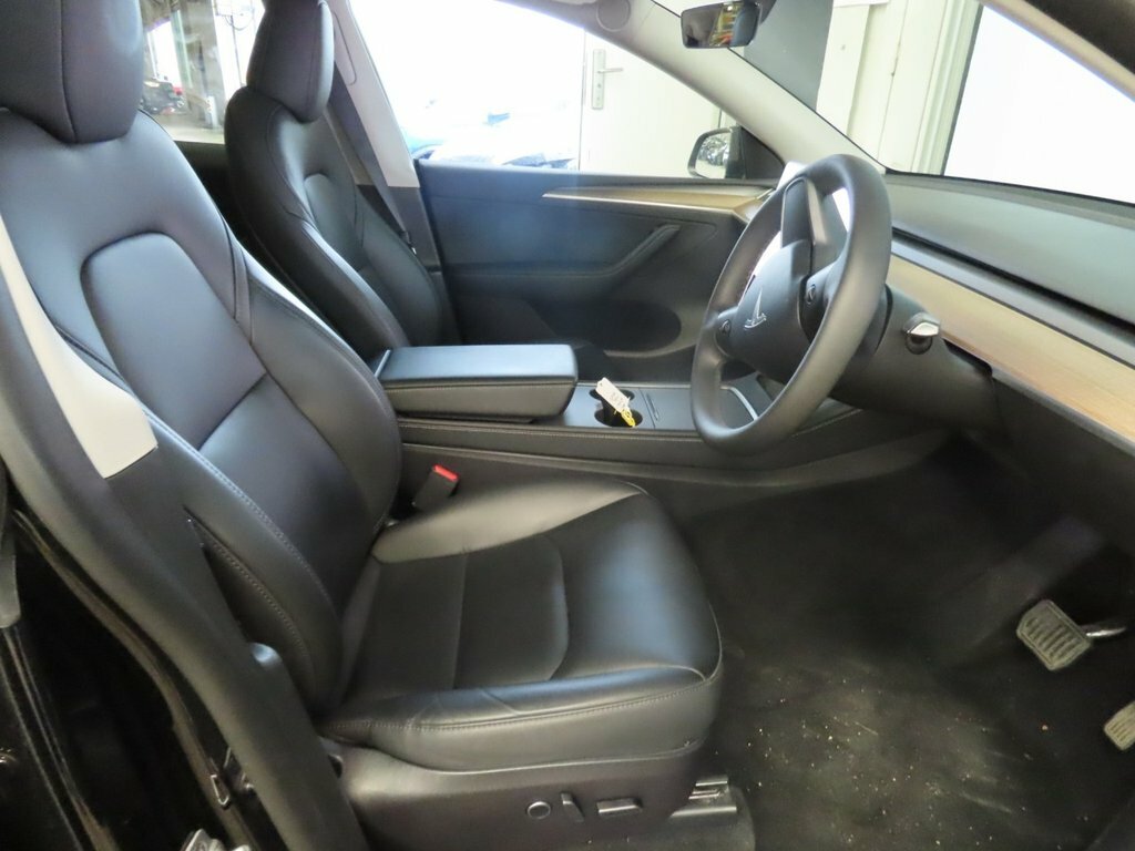 Tesla Model Y Suv Black #6