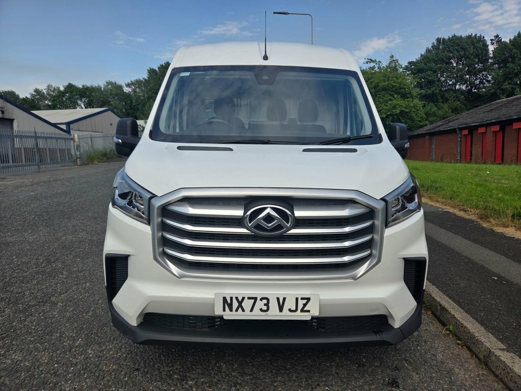 Maxus Deliver 9 Mpv White #3