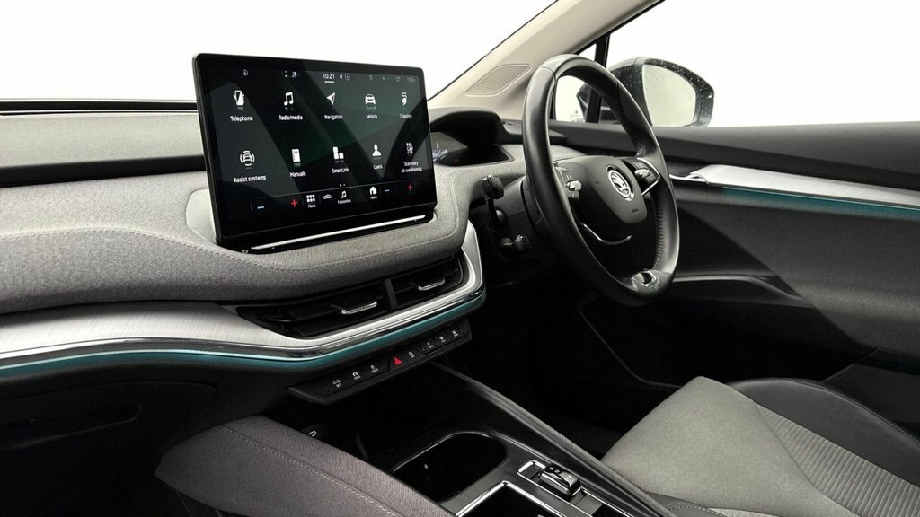 Skoda ENYAQ Suv Black #5