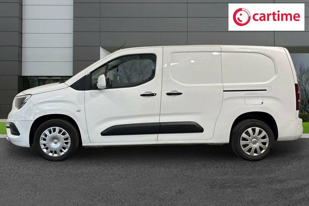 Vauxhall Combo 1.5L Sportive White #3