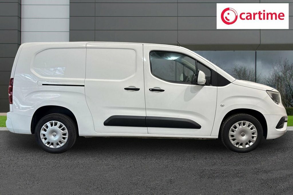 Vauxhall Combo 1.5L Sportive White #2