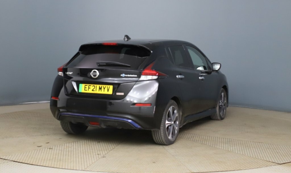 Nissan Leaf Hatchback Black #4