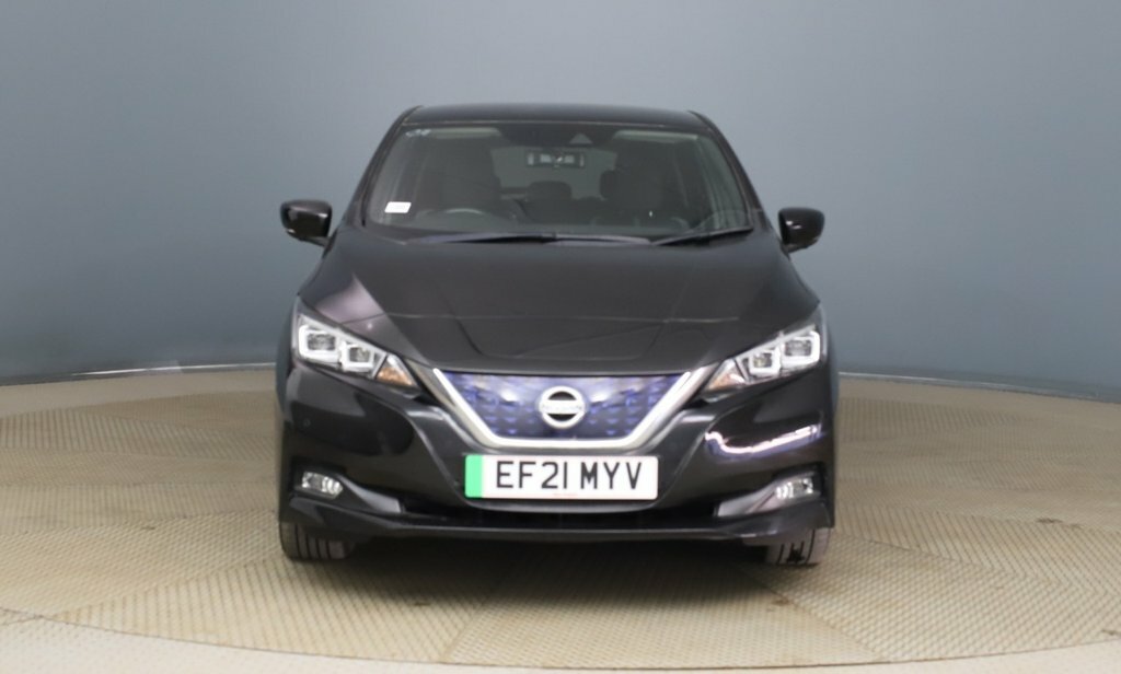 Nissan Leaf Hatchback Black #3