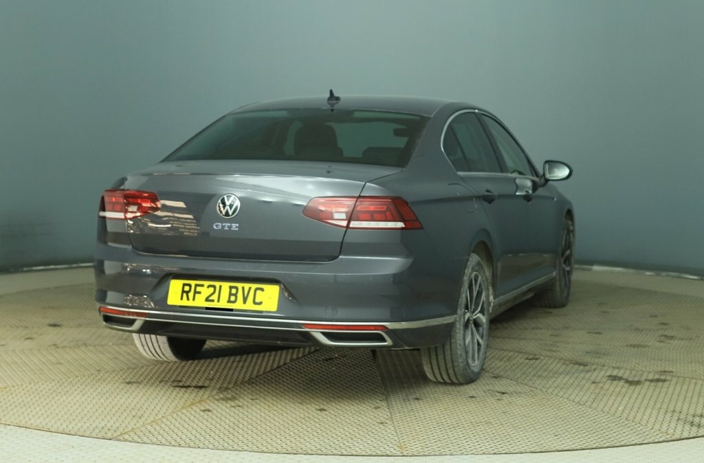 Volkswagen Passat 1.4L Gte Grey #3