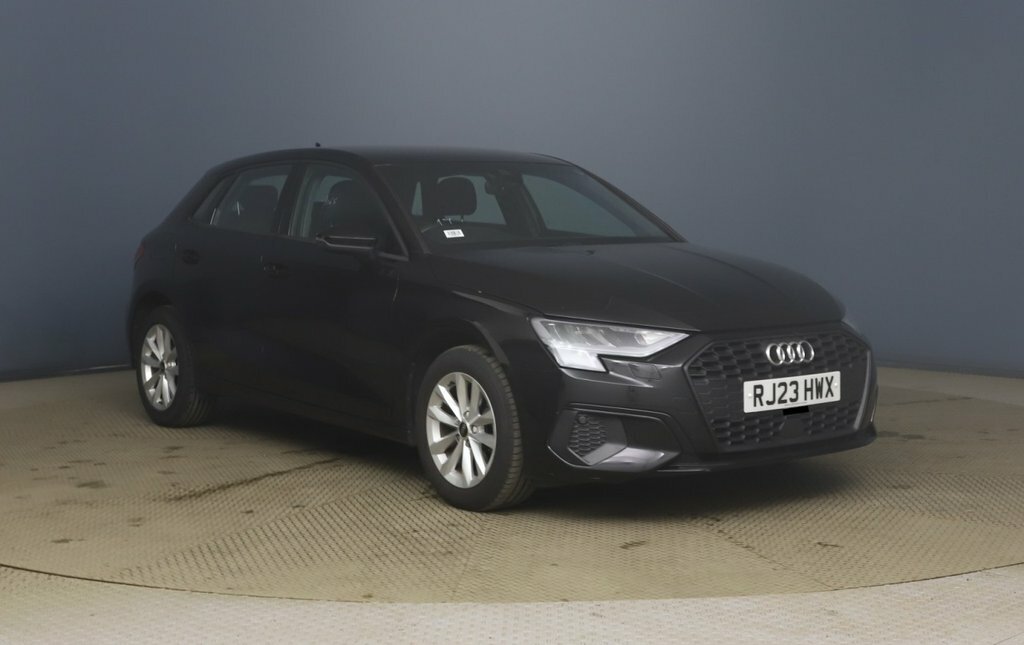 Audi A3 1L Technik Black