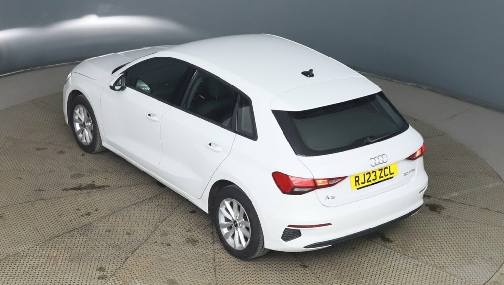 Audi A3 1L Technik White #4