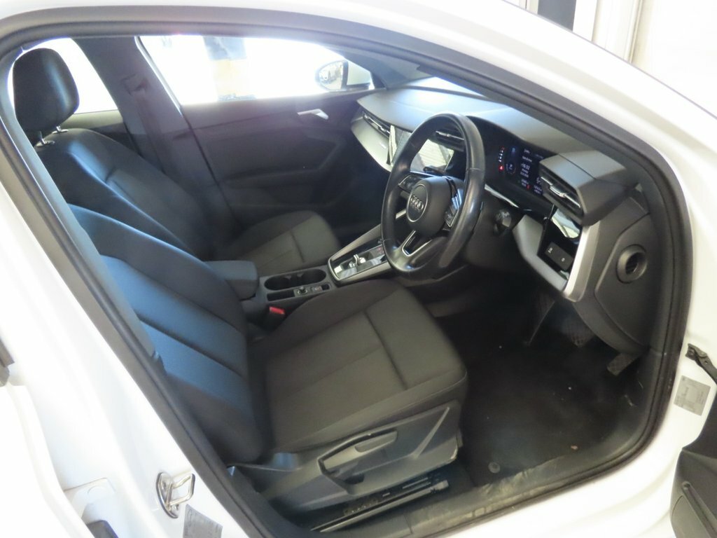 Audi A3 1L Technik White #6