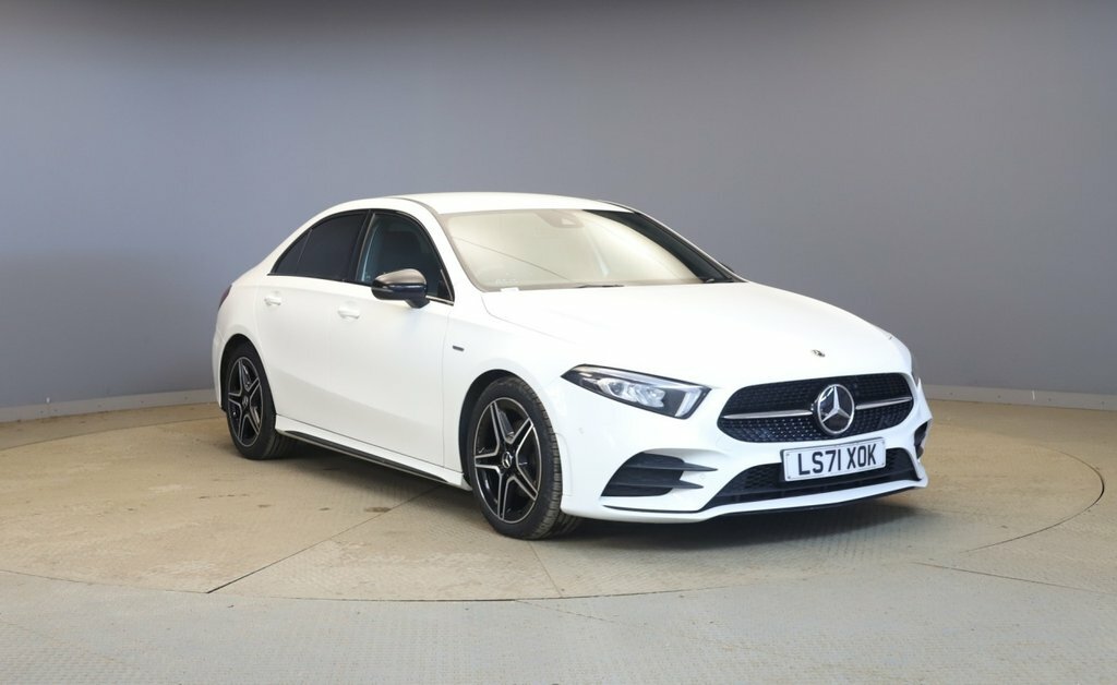 Mercedes-Benz A Class 2L Amg Line Edition White