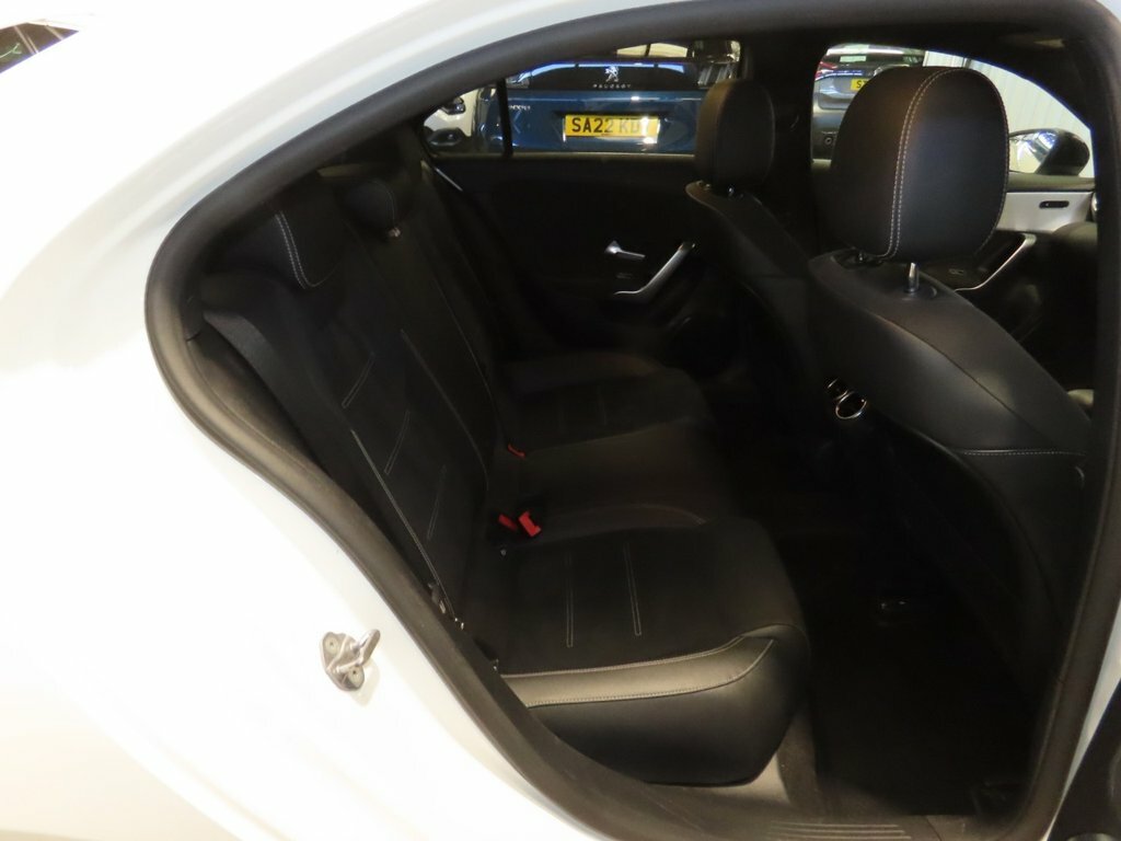 Mercedes-Benz A Class 2L Amg Line Edition White #6