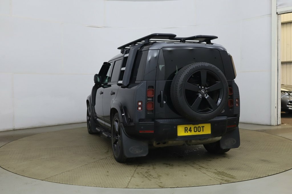 Land Rover Defender 110 2L Hse Black #5