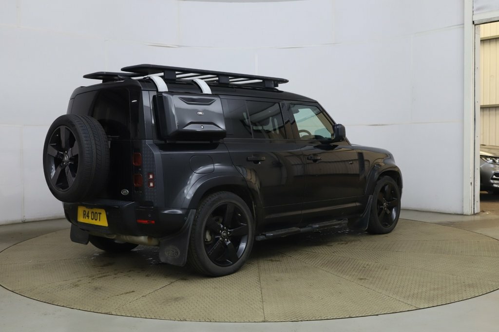 Land Rover Defender 110 2L Hse Black #6