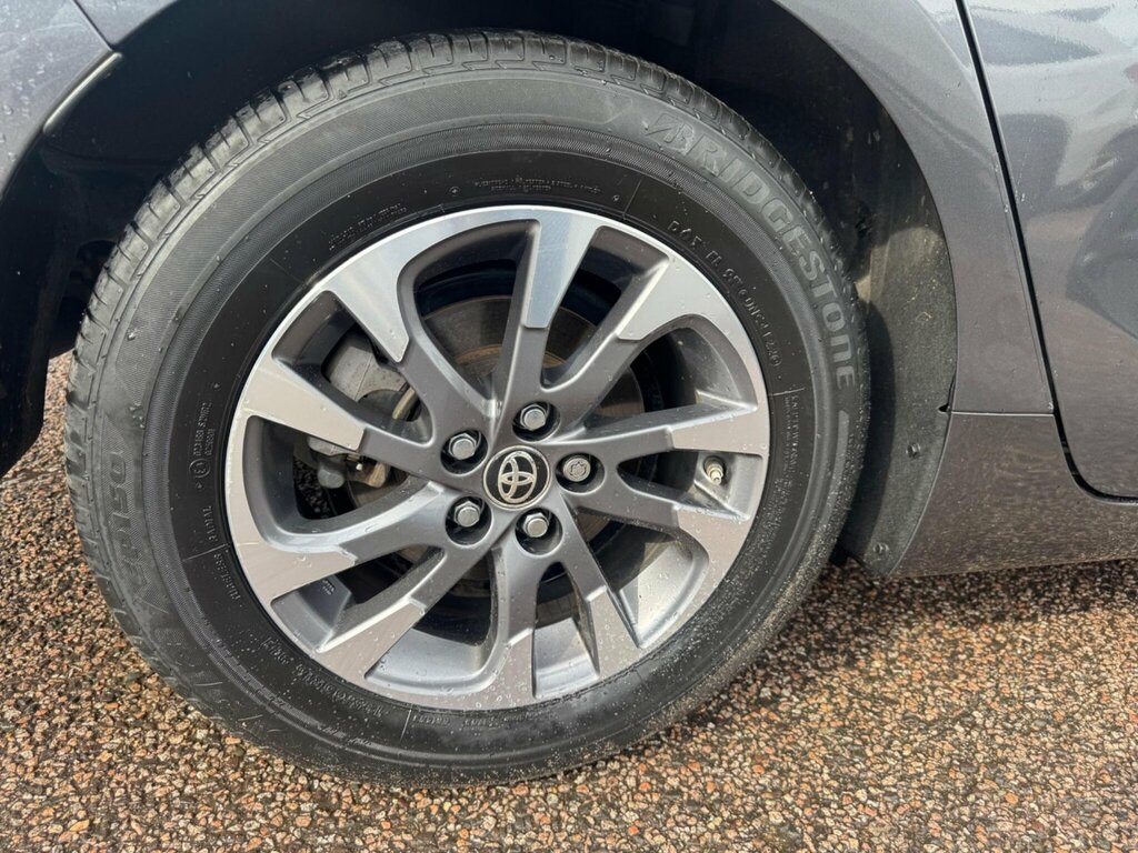 Toyota Prius+ Mpv 201823 #25