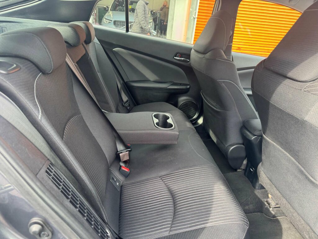 Toyota Prius+ Mpv 201823 #11