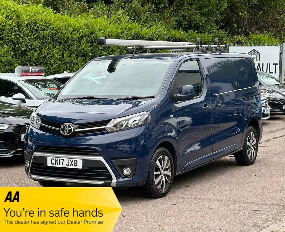 Toyota Proace City 2.0D Comfort Medium Panel Van Mwb Euro 6 Ss 6Dr Blue