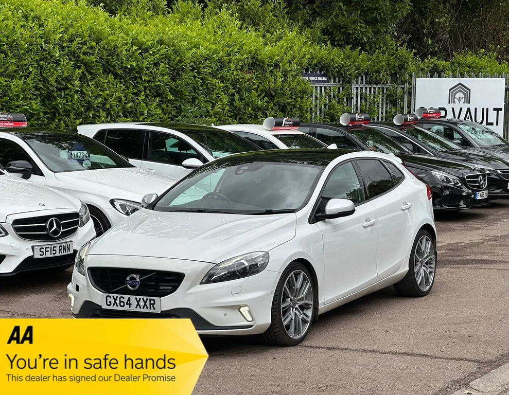 Volvo V40 Hatchback 2.0 D4 R-design Lux Nav Geartronic Euro White