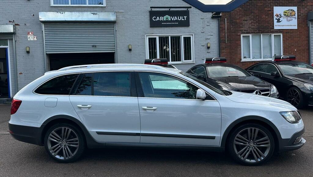 Skoda Superb Black #9