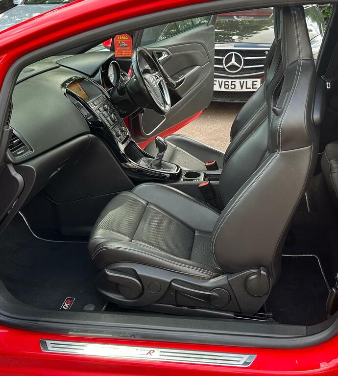 Vauxhall Astra GTC White #67