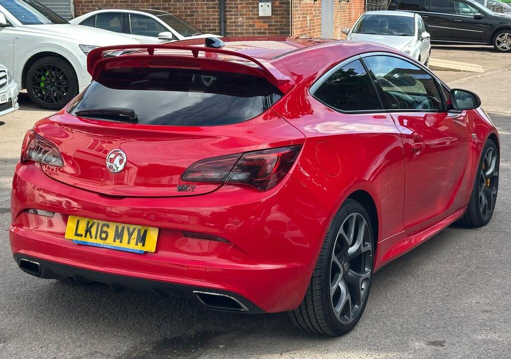 Vauxhall Astra GTC White #10