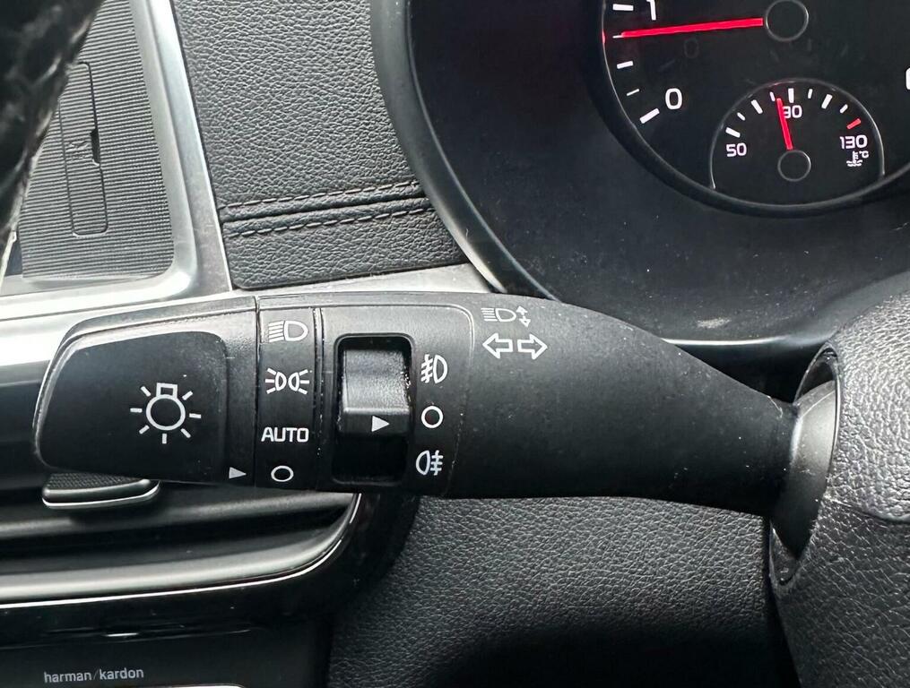Kia Optima Phev Auto White #89