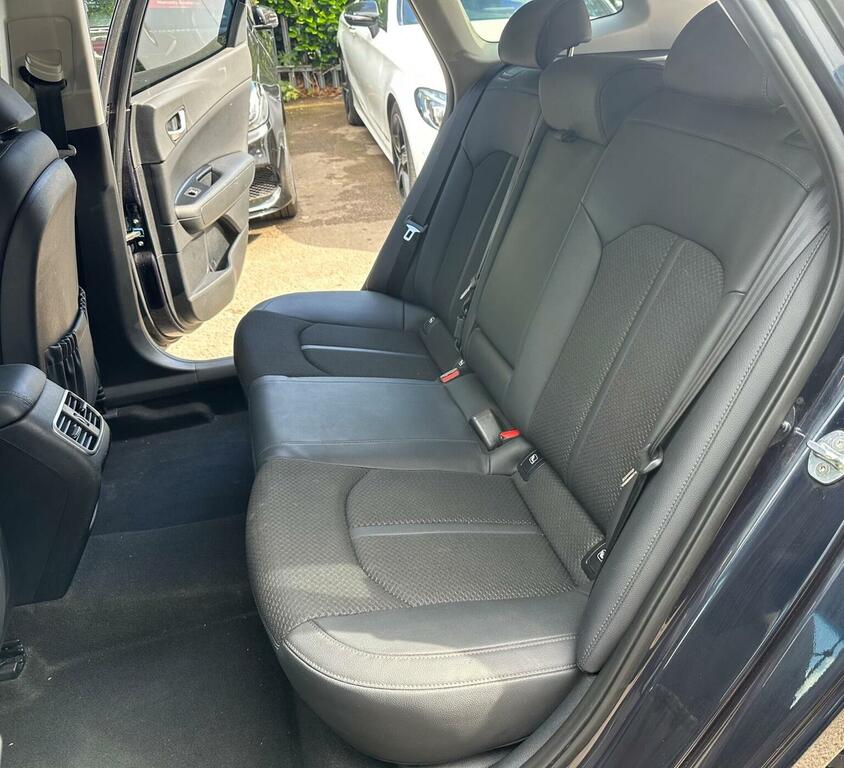Kia Optima Phev Auto White #70