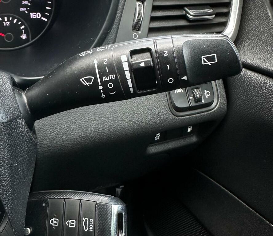 Kia Optima Phev Auto White #35