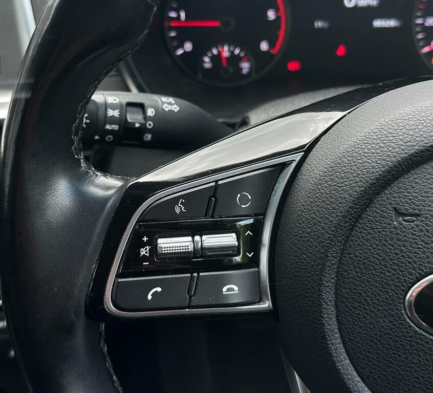Kia Optima Phev Auto White #33